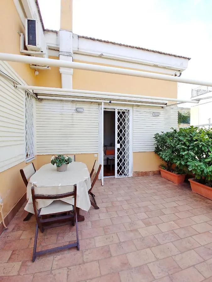 Apartment Appartamento Per 5, Metro B Bologna, Terrazzo, Wi-Fi Rome